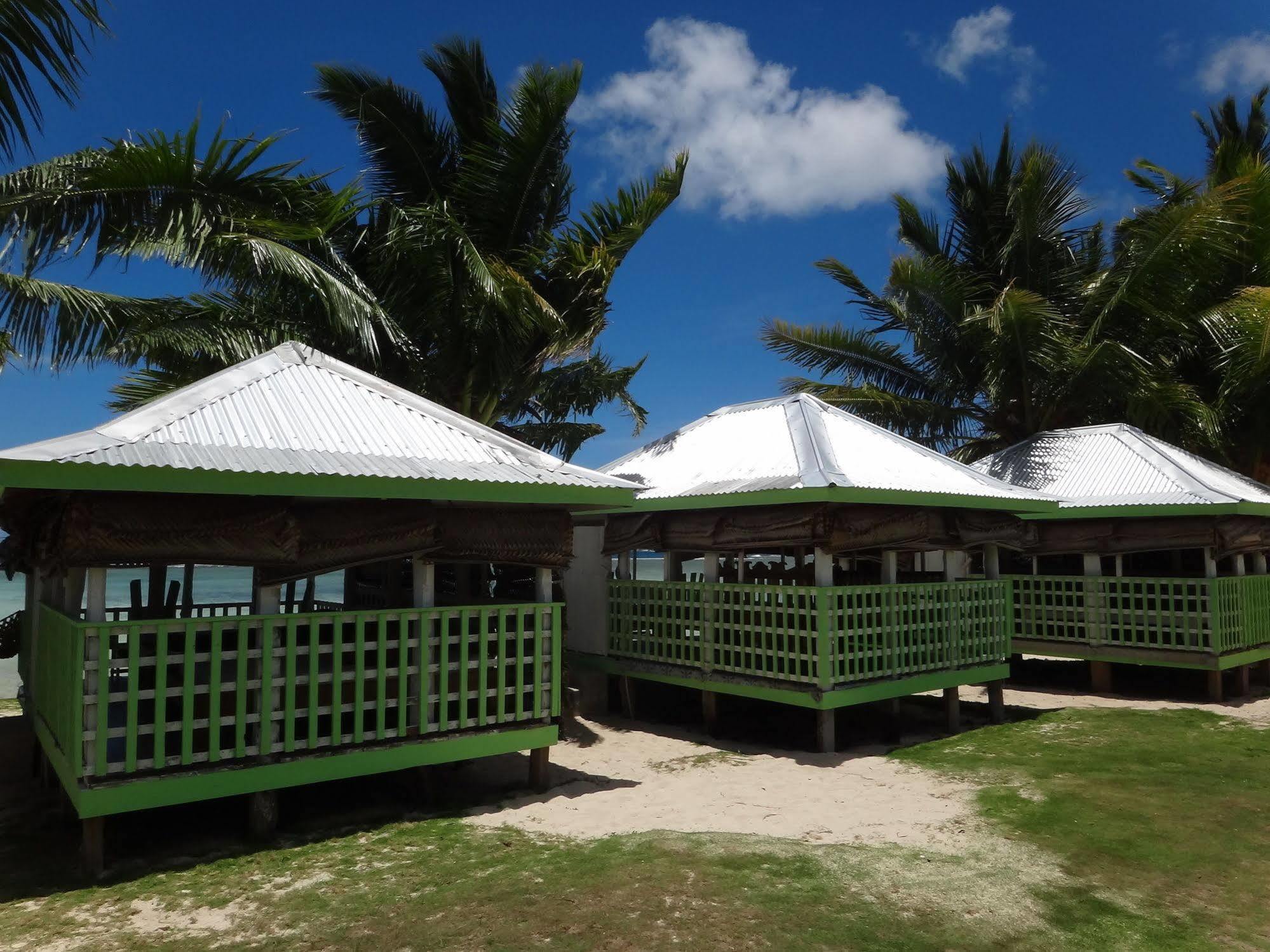 Tailua Beach Fales Manase Bagian luar foto