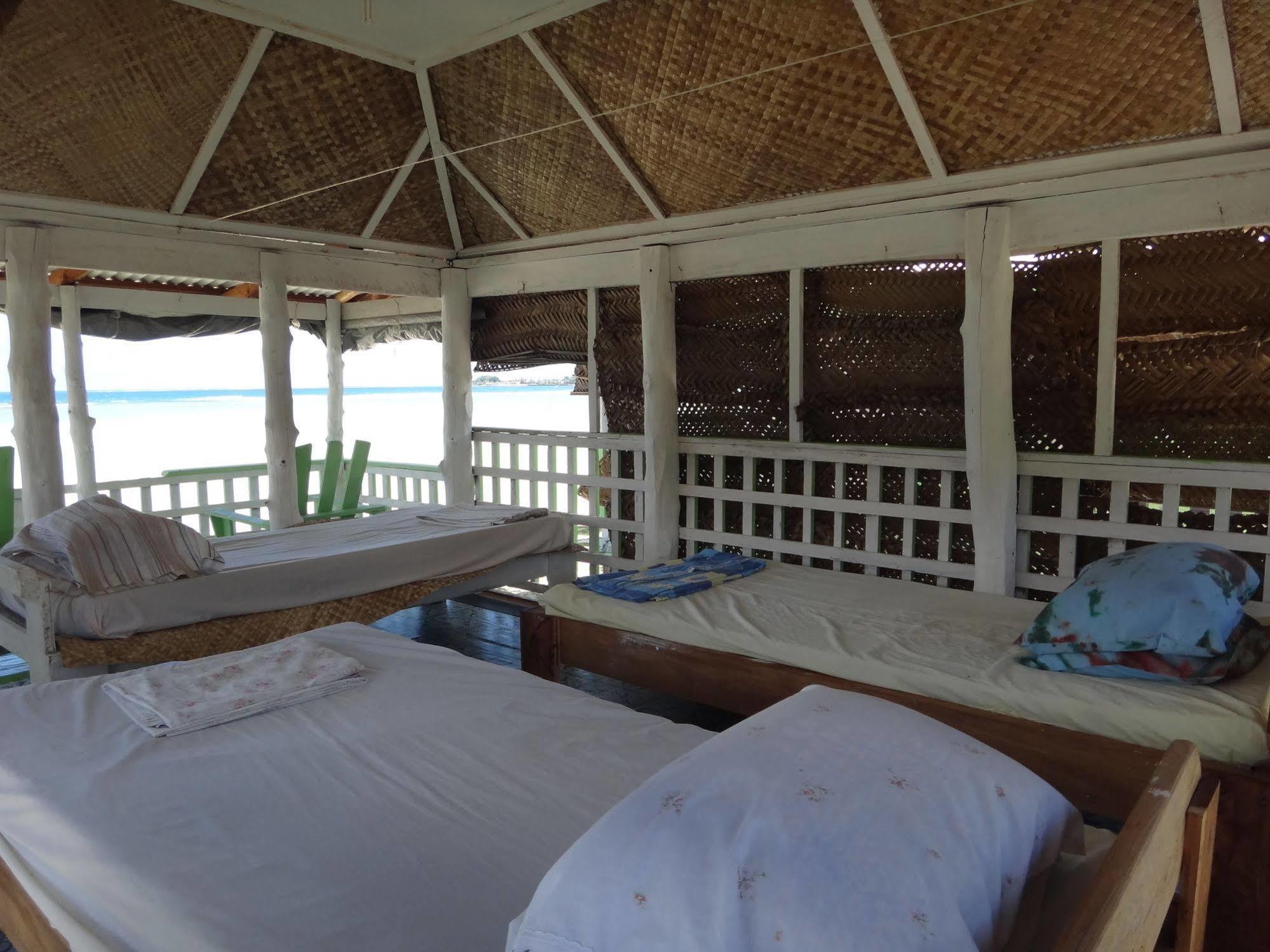 Tailua Beach Fales Manase Bagian luar foto