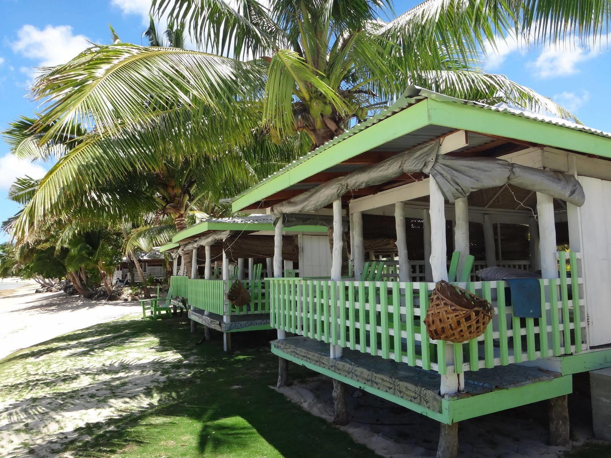 Tailua Beach Fales Manase Bagian luar foto