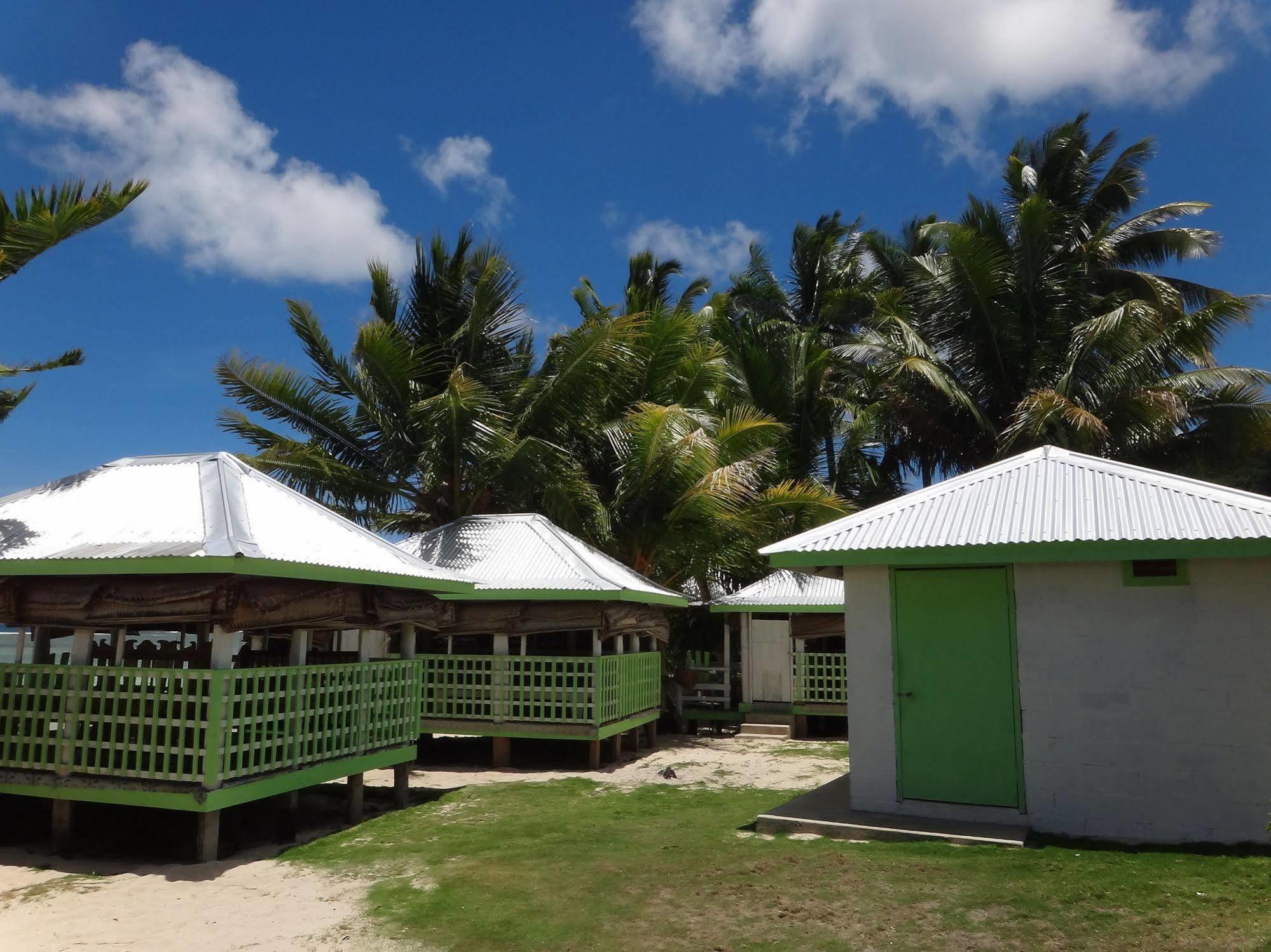 Tailua Beach Fales Manase Bagian luar foto