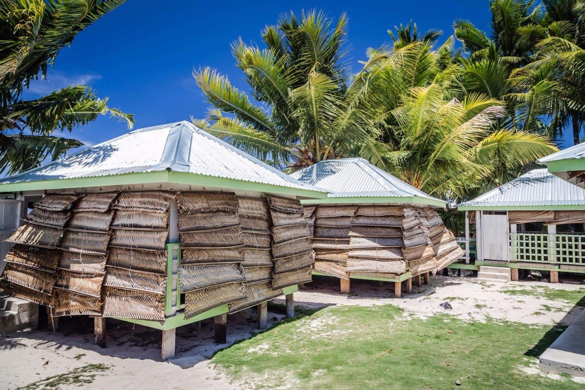 Tailua Beach Fales Manase Bagian luar foto