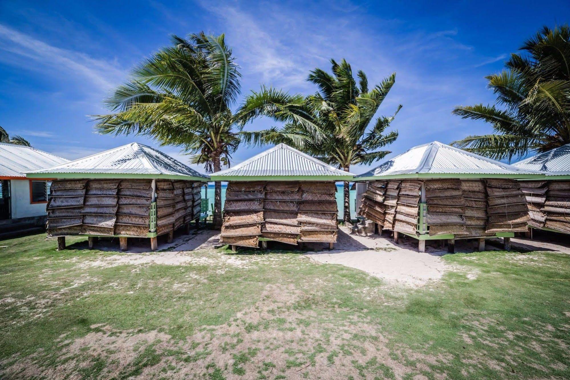 Tailua Beach Fales Manase Bagian luar foto