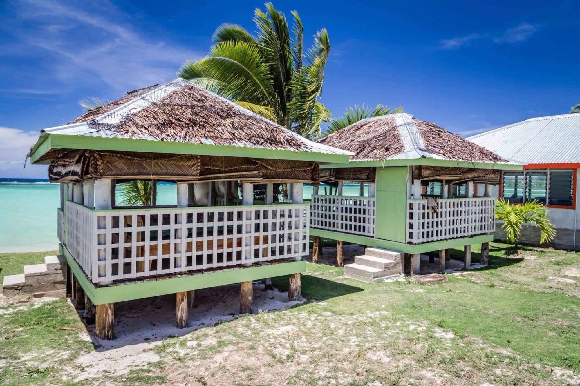 Tailua Beach Fales Manase Bagian luar foto