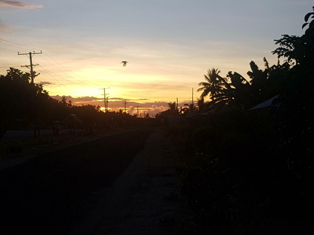 Tailua Beach Fales Manase Bagian luar foto